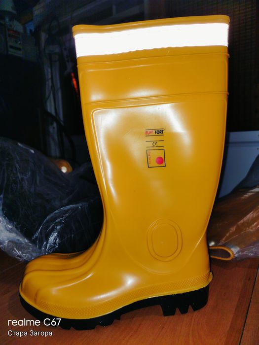 Работни ботуши водоустойчивичиви