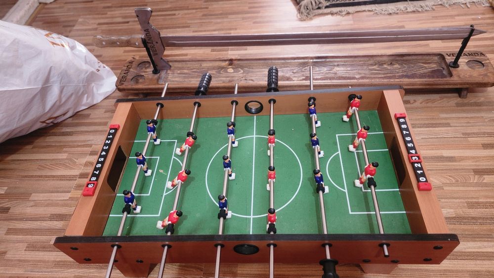 Suviner qilich va stol futboli