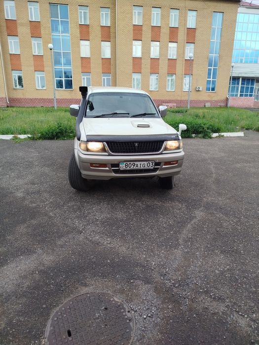 Продам Мицубиси челленджер