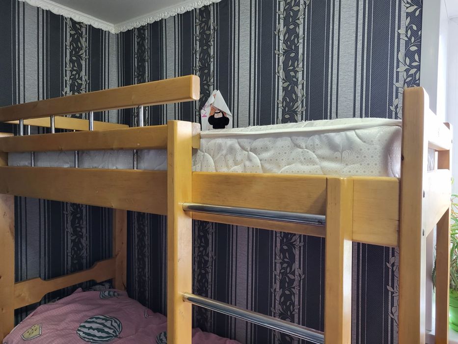 Двухъярусная кровать