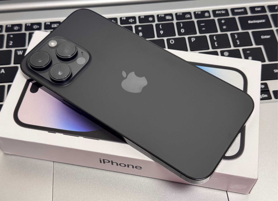 iPhone 14 PRO • 94 % Bateria