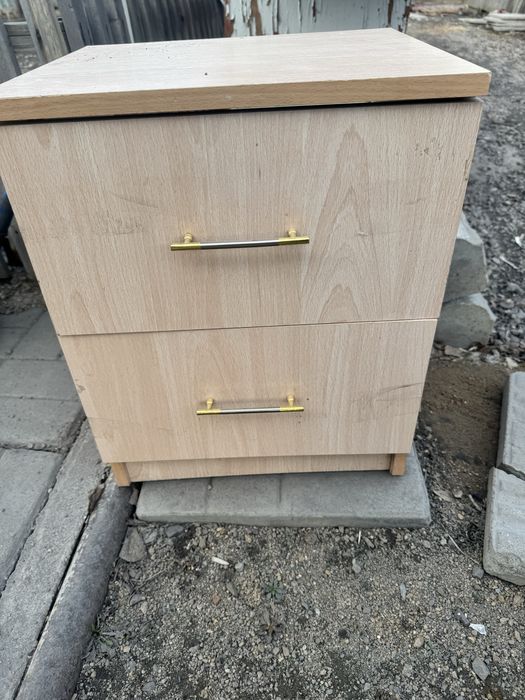 Продам зеркало и 2 тумбы