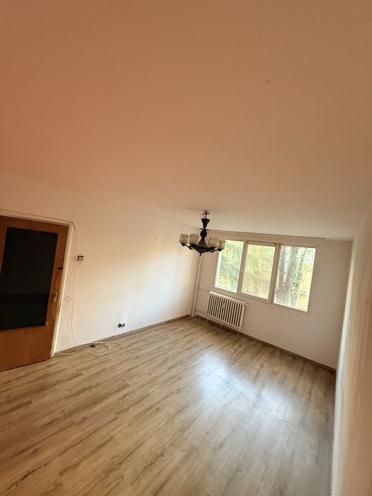 Apartament 3 camere drumul taberei
