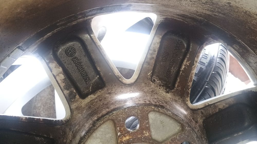 Vând jante originale R16