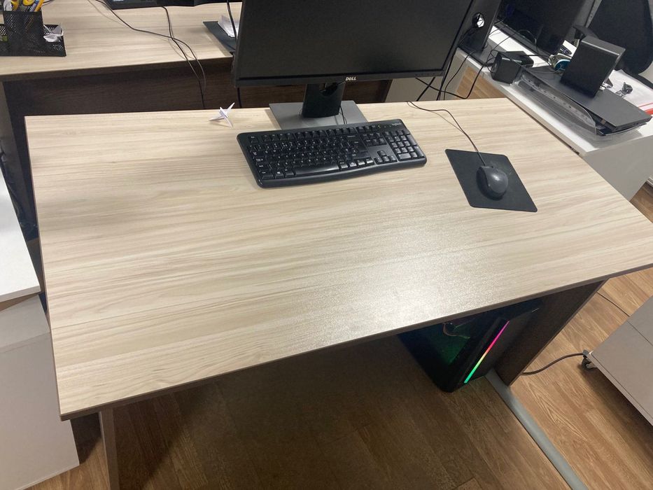 Офис бюра в перфектно състояние