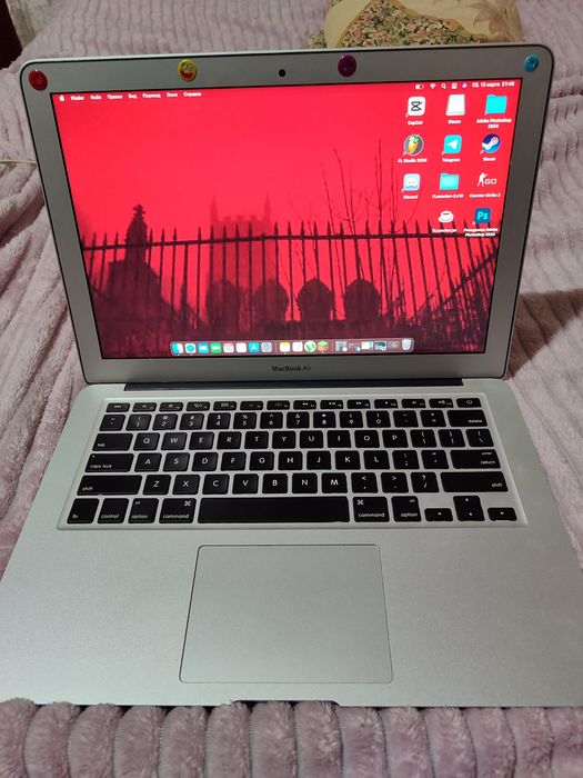 Продам макбук в хорошем состоянии!!