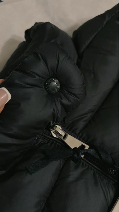 Продам куртку Moncler оригинал !