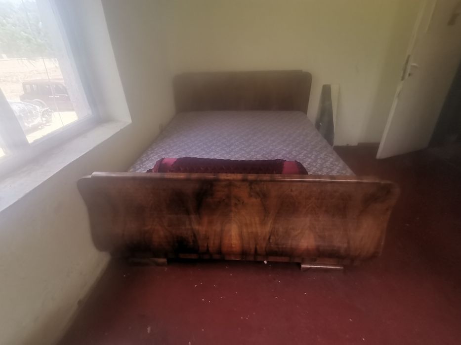 Продавам трикрилен ретро гардероб от 70-те години