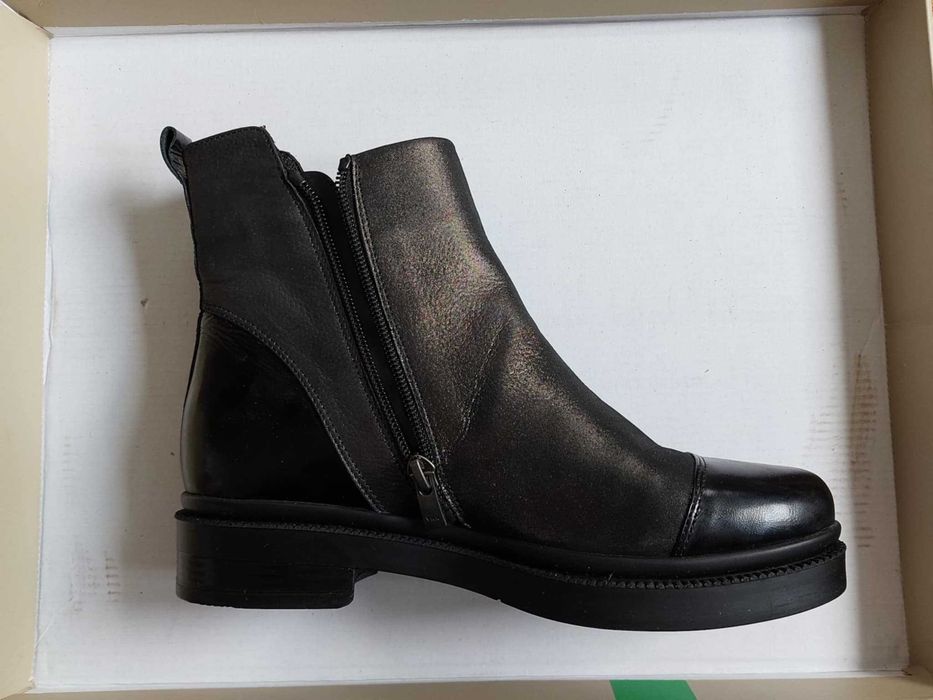 Дамски кожени боти