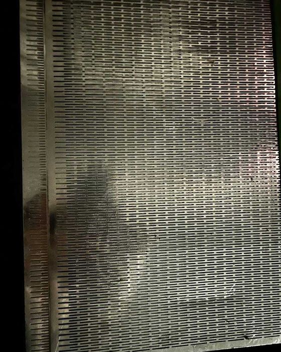 Нержавеющей лист есть и Оцинкованные листь есть у нас