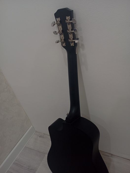 продам гитару б/у