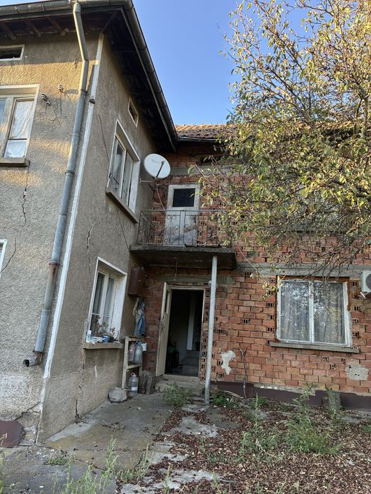 Продава се къща с.Типченица