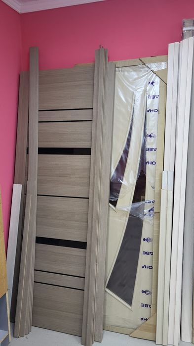 Продам новые люстры, межкомнатные двери