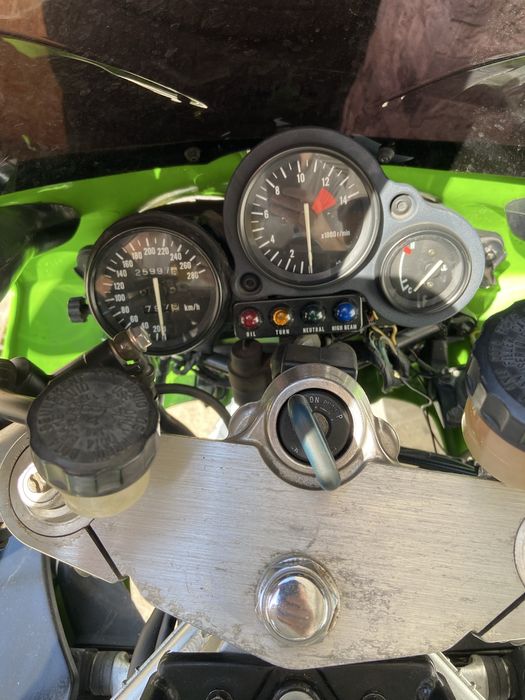 Motocicleta Kawasaki ZXR 750 H1