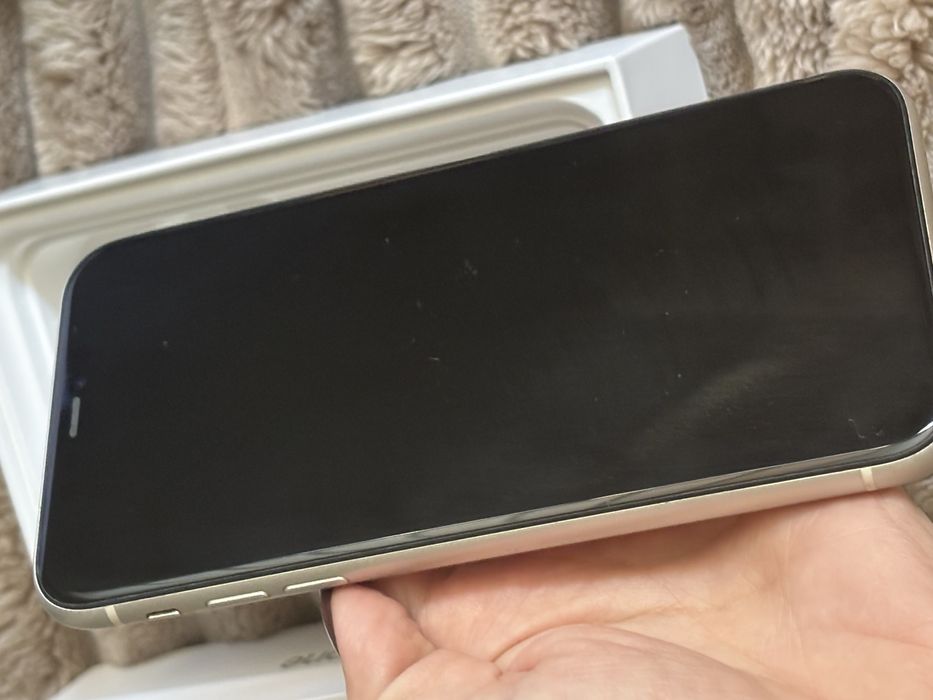 Iphone 11 64GB бял