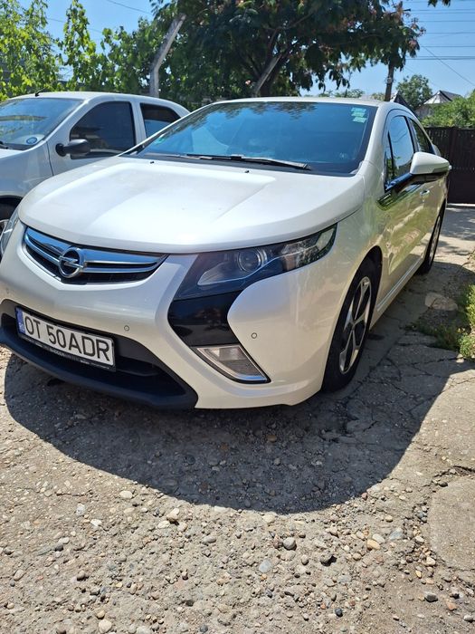 Opel Ampera 2012 Plug-in Hybrid