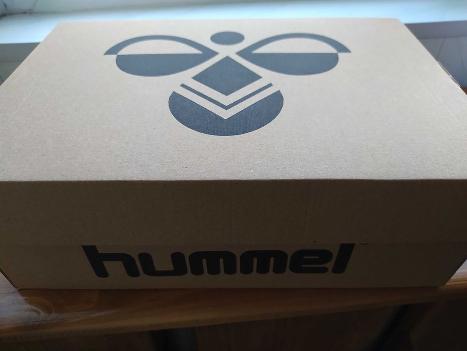 Продавам  маратонки hummel ЧИСТО НОВИ и оригинални маратонки Кеmpa