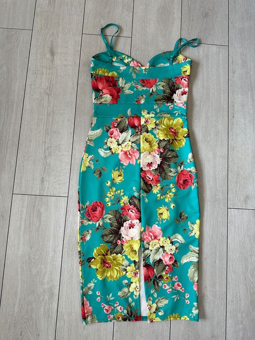 рокля на марката Missi London