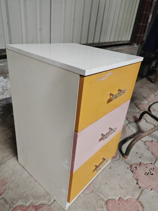 Прихожка с выдвижными полками