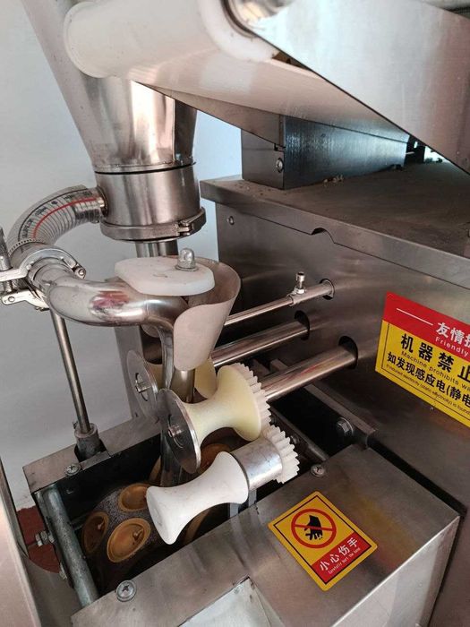 Чучвара пельмень ишлаб чикарадиган аппарат