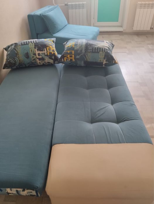 Диван для зала б/у