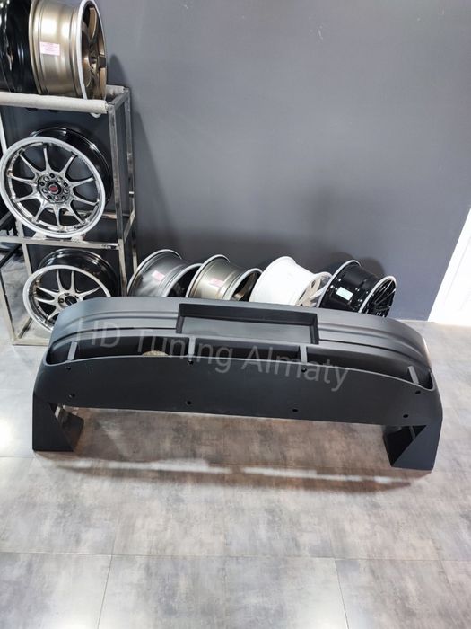 Бампер задний Custom со сплиттером Subaru Forester SF