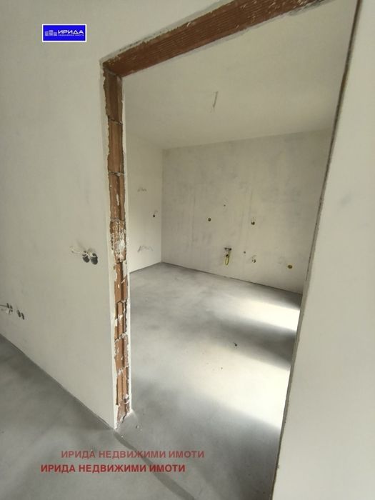 Четиристаен апартамент в Надежда 4