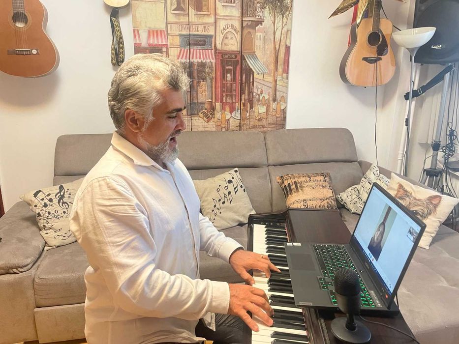 Meditatii Canto live si online. 200 lei / 55 minute