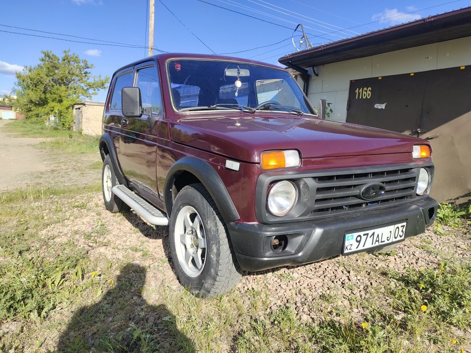 Автомобиль Нива21214