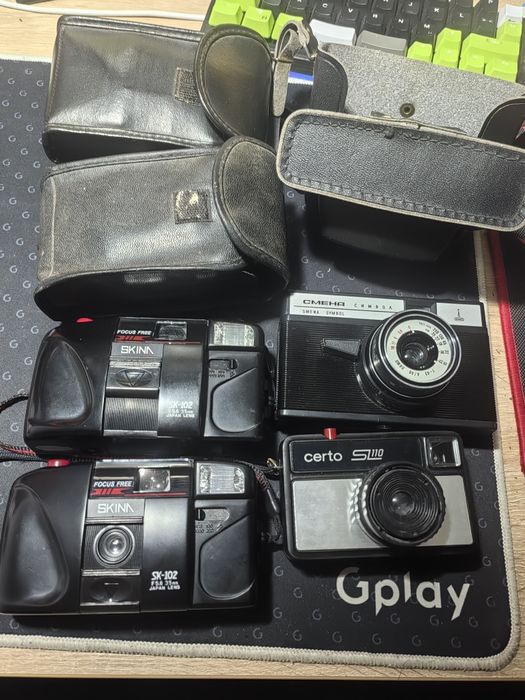 Лот фотоапарати с лента