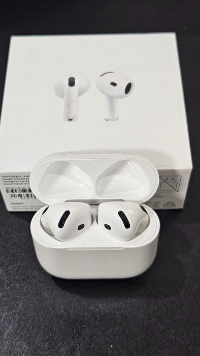 Продам оригинальные Apple Airpods 4