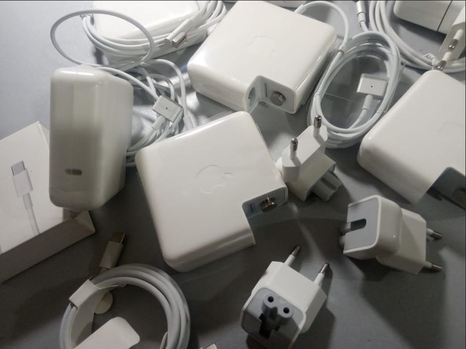 , на MacBook 60W - зарядка, блок питания