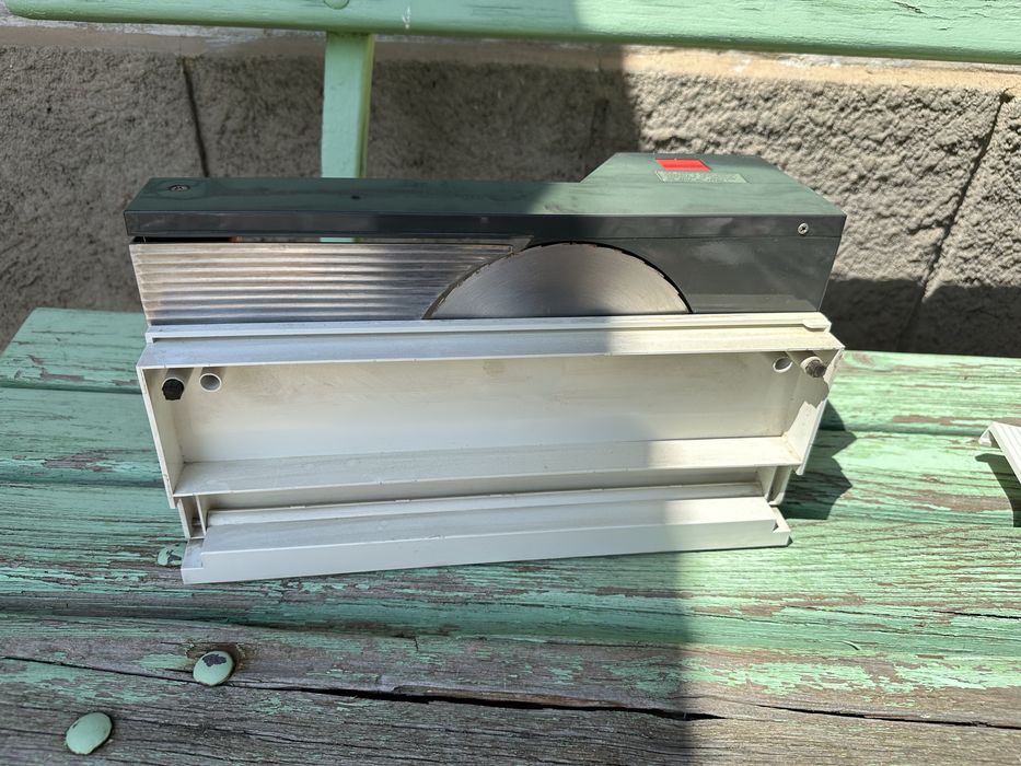 Електрическа резачка за сирена, колбаси и др. Bauknecht