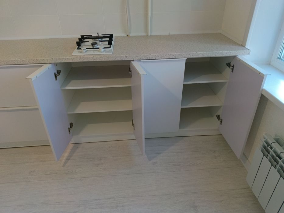 Срочно! Продам встроенную кухню.