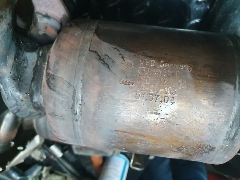 Catalizatoare ORIGINALE  Seat Skoda VW Polo 9N 2001-2005 unul plin stare perfecta și altul gol