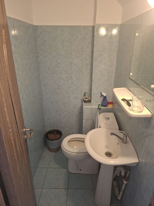 Camera de închiriat