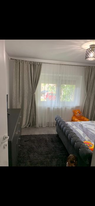 Schimb apartament 4 camere, 100 mp, renovat complet + boxă 50 mp, cu casă