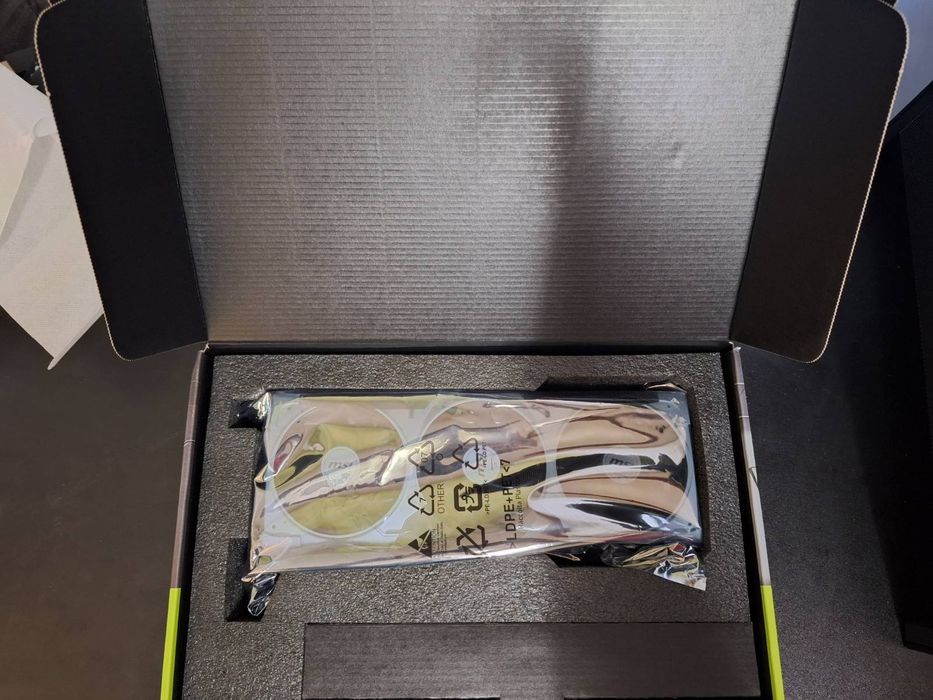 Видеото карта MSI Nvidia GeForce RTX 5080 VENTUS X3 OC