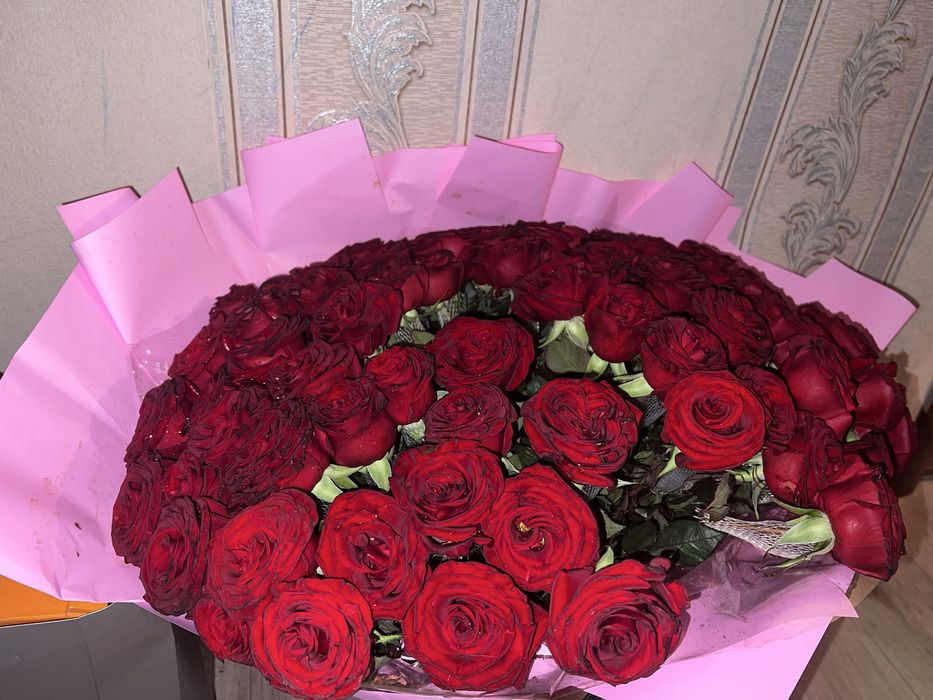 Цветы 101 красные розы