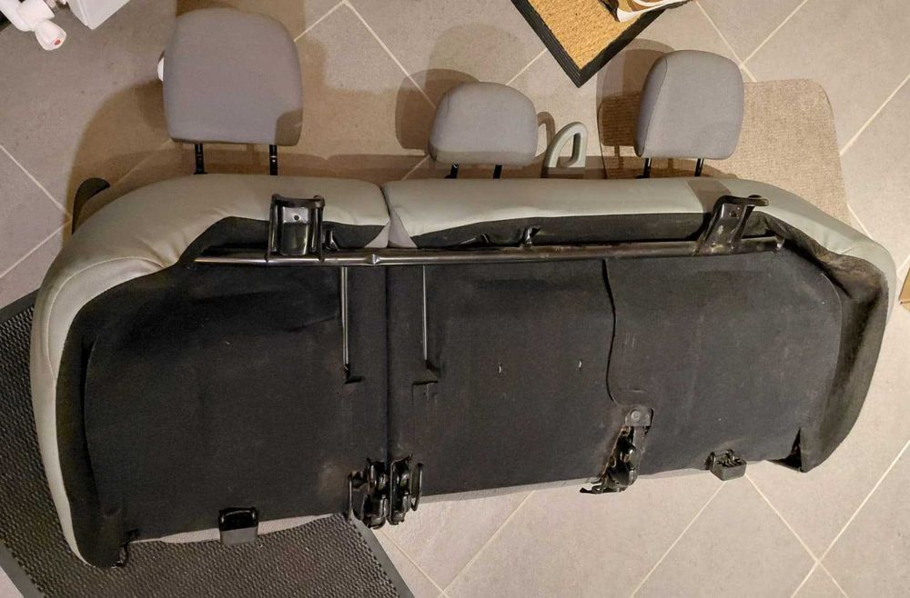 Bancheta spate Logan MCV 1 (2006-2008)