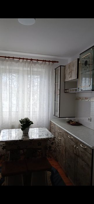 Vind urgent apartament în  Moreni pe strada Tineretului #24