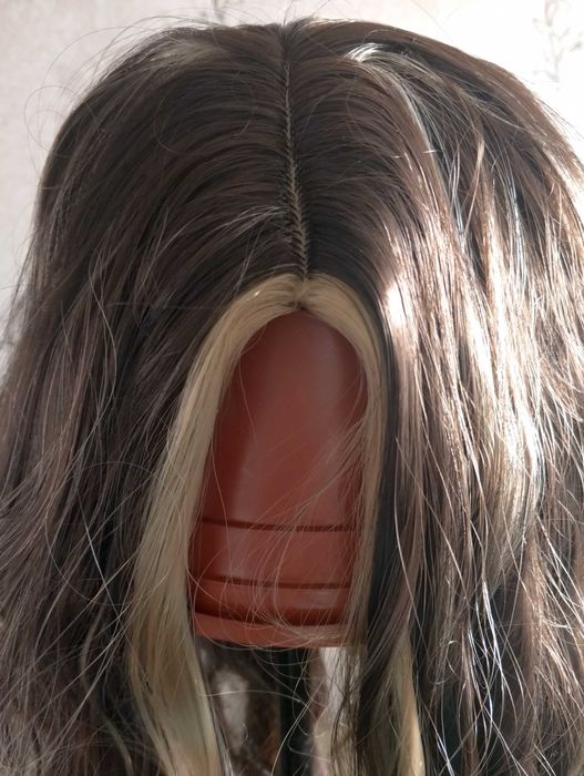 Парик женский, темно-коричневый. Новый!