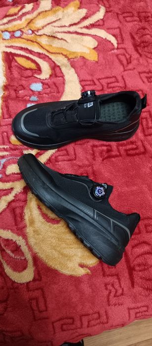 Продам кросовки летние