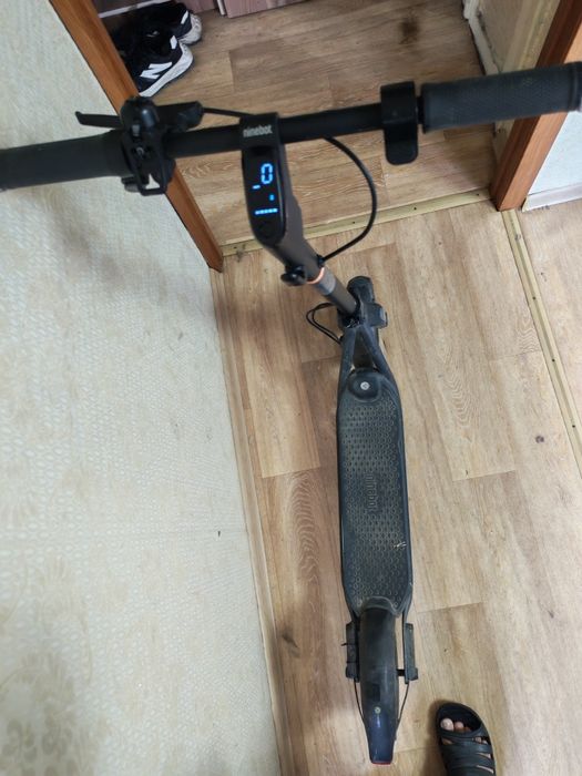 Продам электросамокат Ninebot f2