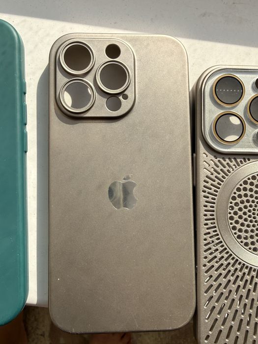 Продам чехлы Айфон 16 про