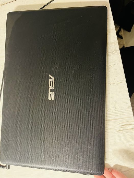 Vand leptop Asus
