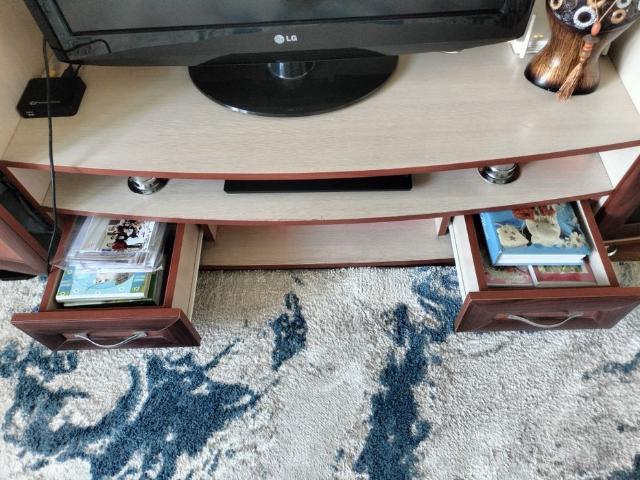 Стенка в зал компактное .