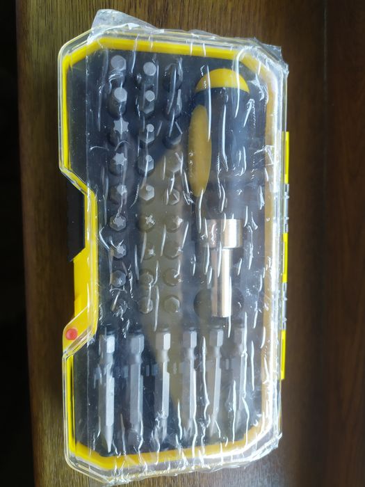 ОтвертКи и увеличитеное стекло. Новые в упаковке.