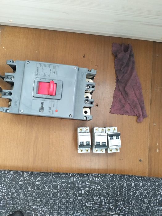 Продам автоматы 400, С16,С25,С50