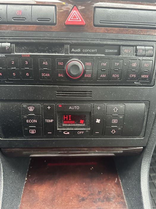 Cușcă 1din Audi A4 B5 radio concert